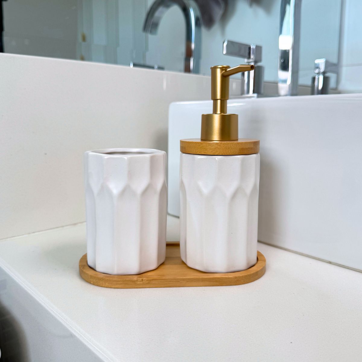 Kit Banheiro Elegance 3 Peças - Dispenser, Porta Escova e Bandeja em Bambu