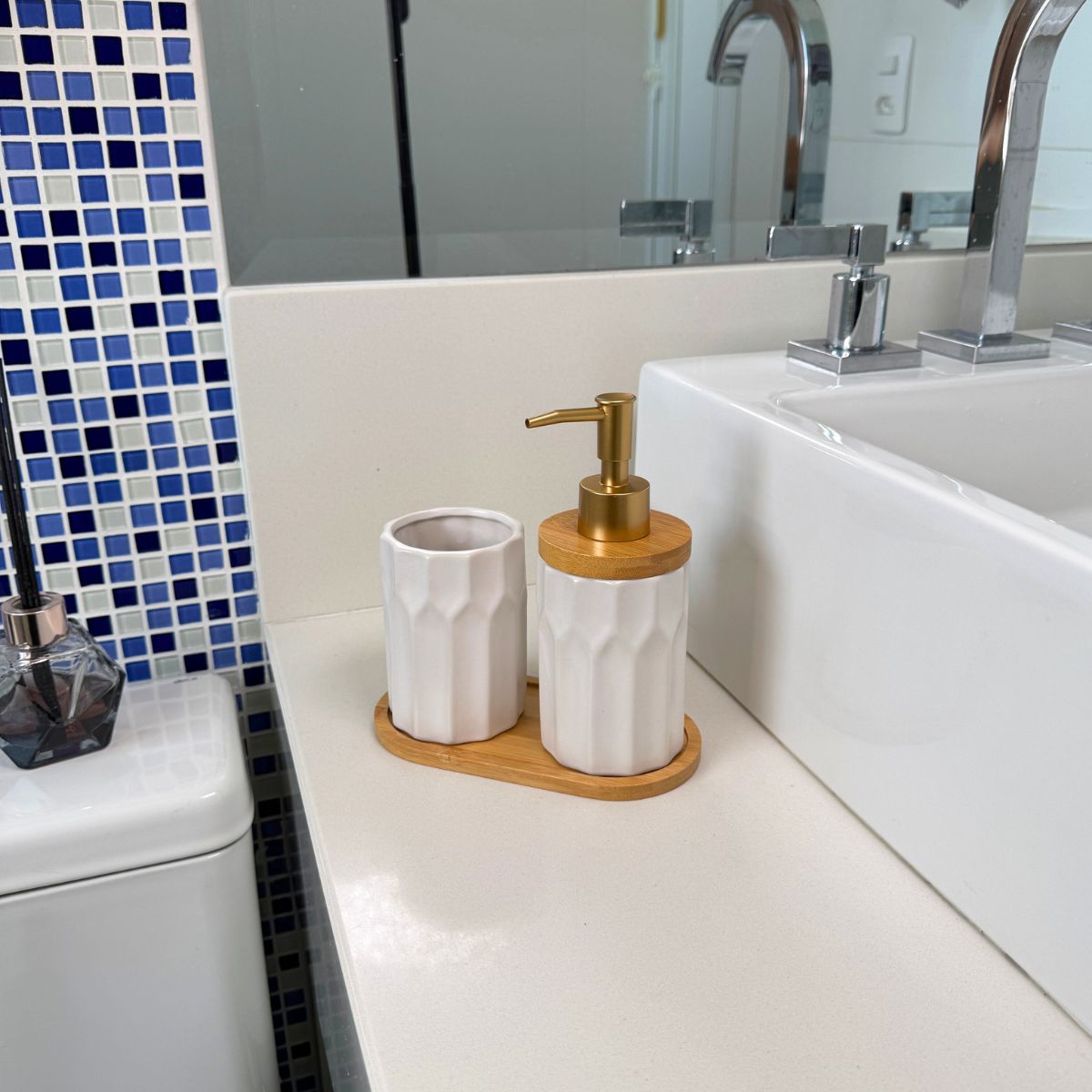 Kit Banheiro Elegance 3 Peças - Dispenser, Porta Escova e Bandeja em Bambu